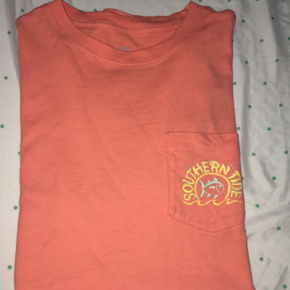 Coral shirt sleeve shirt